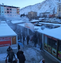 Konteyner çarşıda çıkan yangın paniğe neden oldu