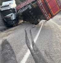 Kontrolden çıkan tır istinat duvarına çarptı: 1 yaralı