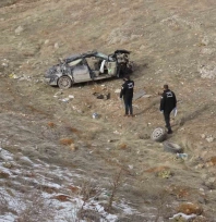 Lastiği patlayan otomobil şarampole uçtu: 1 ölü, 2 yaralı