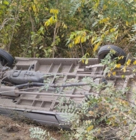 Devrilen minibüste  3 kişi yaralandı