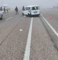 Otomobil ile hafif ticari araç çarpıştı: 1 yaralı