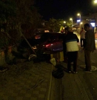 Otomobil ile motosiklet çarpıştı: 2 yaralı