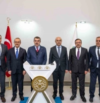 Millî Eğitim Bakanı Tekin, Malatya Büyükşehir Belediye Başkanı Er'i ziyaret etti