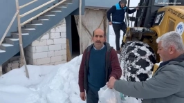 Battalgazi Belediyesi ekipleri 21 kilometre yolu açarak hastaya ilaçlarını yetiştirdi