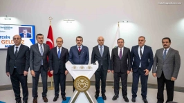 Millî Eğitim Bakanı Tekin, Malatya Büyükşehir Belediye Başkanı Er'i ziyaret etti