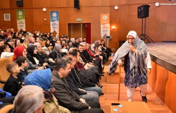 'Havlucu Memed Anlatıyor' tiyatro gösterisi yoğun ilgi gördü
