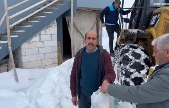 Battalgazi Belediyesi ekipleri 21 kilometre yolu açarak hastaya ilaçlarını yetiştirdi