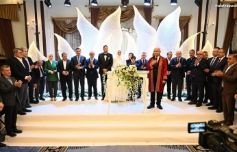 Büyükşehir Belediye Başkanı Sami Er, kızının nikahını kıydı