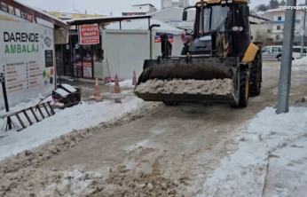 Darende Belediyesi karla mücadelede 7/24 sahada