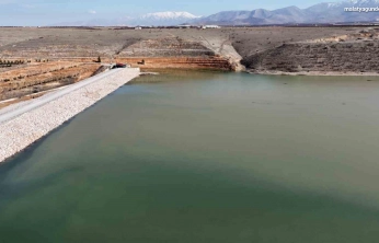 Doluluk oranı maksimum seviyeye ulaşan Sultansuyu Barajı'nda kapak açıldı