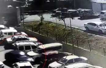 Kalp krizi geçiren sürücü hastane otoparkında 7 araca çarptı: O anlar kamerada