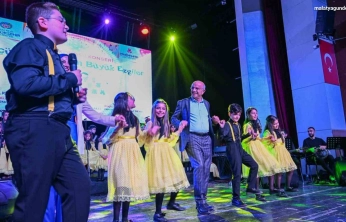 Küçük kalplerden büyük ezgiler