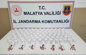 Malatya'da 5 bin 561 adet sentetik ecza hap ele geçirildi