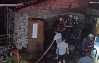 Ahır yangını paniğe neden oldu