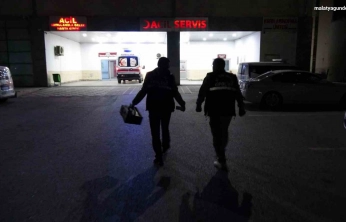 Bahçede silahla oynayan şahıs kendini yaraladı