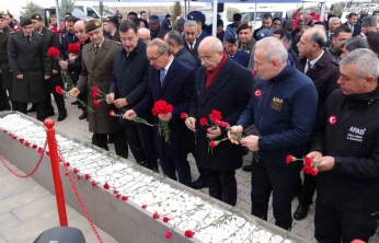 Malatya'da depremde hayatını kaybedenler anıldı