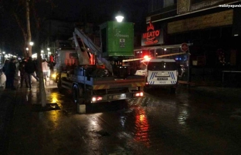 Malatya'da istinat duvarı çöken bina tahliye edildi