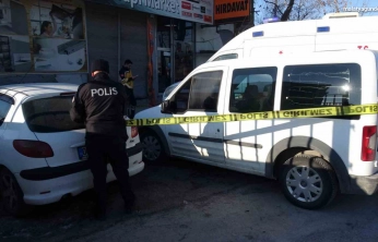 Malatya'da kalp krizi geçiren sürücünün kaza anı kamerada