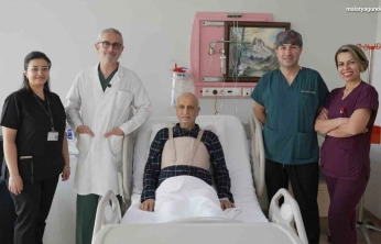 Malatya'da kalp tümörü ve üç damar tıkanıklığı aynı ameliyatta tedavi edildi