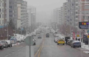 Malatya'da kar ve sis etkili oluyor