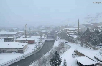 Malatya'da kar yağışı etkisini arttırdı