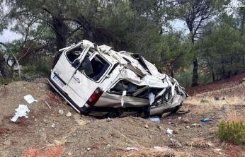 Minibüs şarampole devrildi: 1 yaralı