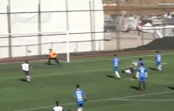 Malatya'da okul sporları futbol müsabakasında ayakta alkışlanan gol