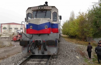 Raylara düşen kişi trenin çarpması sonucu yaralandı