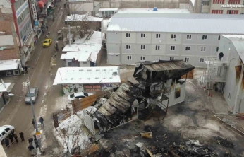 Malatya'da şantiyede çıkan yangının hasarı gündüz görüntülendi