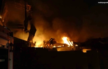 Malatya'da şantiyede korkutan yangın: 2 yaralı