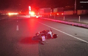 Yayaya çarpan motosikletin sürücüsü hayatını kaybetti