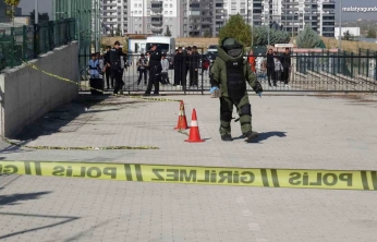 Okul yerleşkesindeki havai fişek rampası paniğe neden oldu