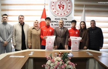 Röveşata golünün kahramanları ödüllendirildi