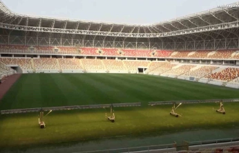 Yeni Malatyaspor'dan geriye kusursuz stat zemini kaldı