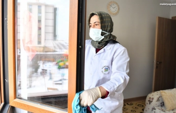 Yeşilyurt'ta büyükler baş tacı olmaya devam ediyor