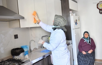 Yeşilyurt'ta büyükler baş tacı olmaya devam ediyor