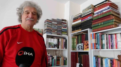 Depremde herkes eşya çıkartırken o, 40 çuvala sığdırdığı hatıralarını kurtardı