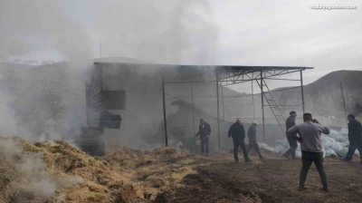 Kıvılcım sıçradı, samanlık alevlere teslim oldu
