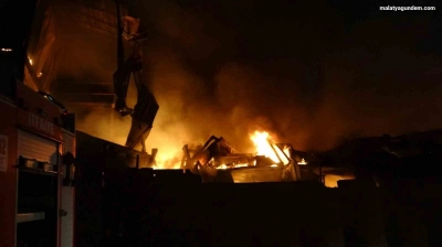Malatya'da şantiyede korkutan yangın: 2 yaralı