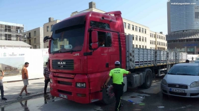 Tır yayaya çarptı: 1 yaralı