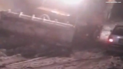 Malatya'da yoğun kar yağışı etkili oldu, çok sayıda araç yolda kaldı