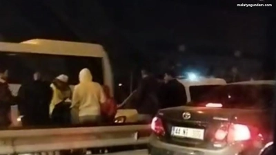 Zincirleme trafik kazasında 2 kişi yaralandı