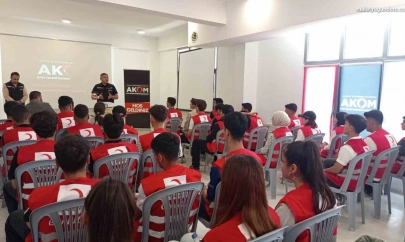 Malatya Büyükşehir Belediyesi'nden genç gönüllülere afet ve yangın eğitimi