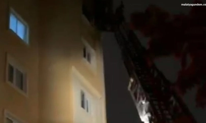 Malatya'da apartman yangını: Hamile kadın ve eşi hastaneye kaldırıldı
