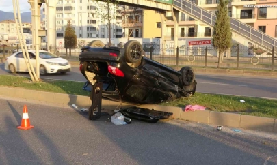 Kontrolden çıkan otomobil refüje çarptı: 1 yaralı