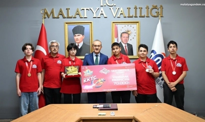 Malatyalı genç yetenekler başarılarını Vali Yavuz'la paylaştı