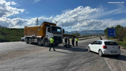 Motosikletle kamyon çarpıştı: 1 yaralı