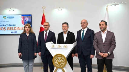 Bakan Yumaklı'dan Malatya Büyükşehir Belediyesi'ne ziyaret