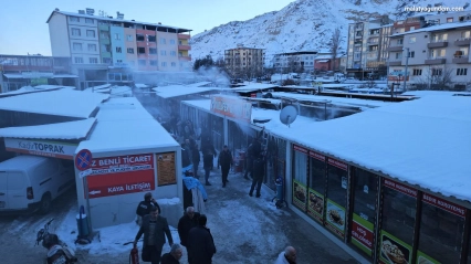 Konteyner çarşıda çıkan yangın paniğe neden oldu