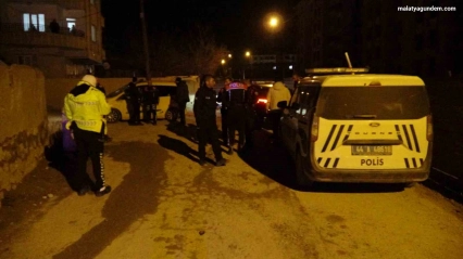 Malatya'da polisin 'dur' ihtarına uymayan araçtan uyuşturucu çıktı